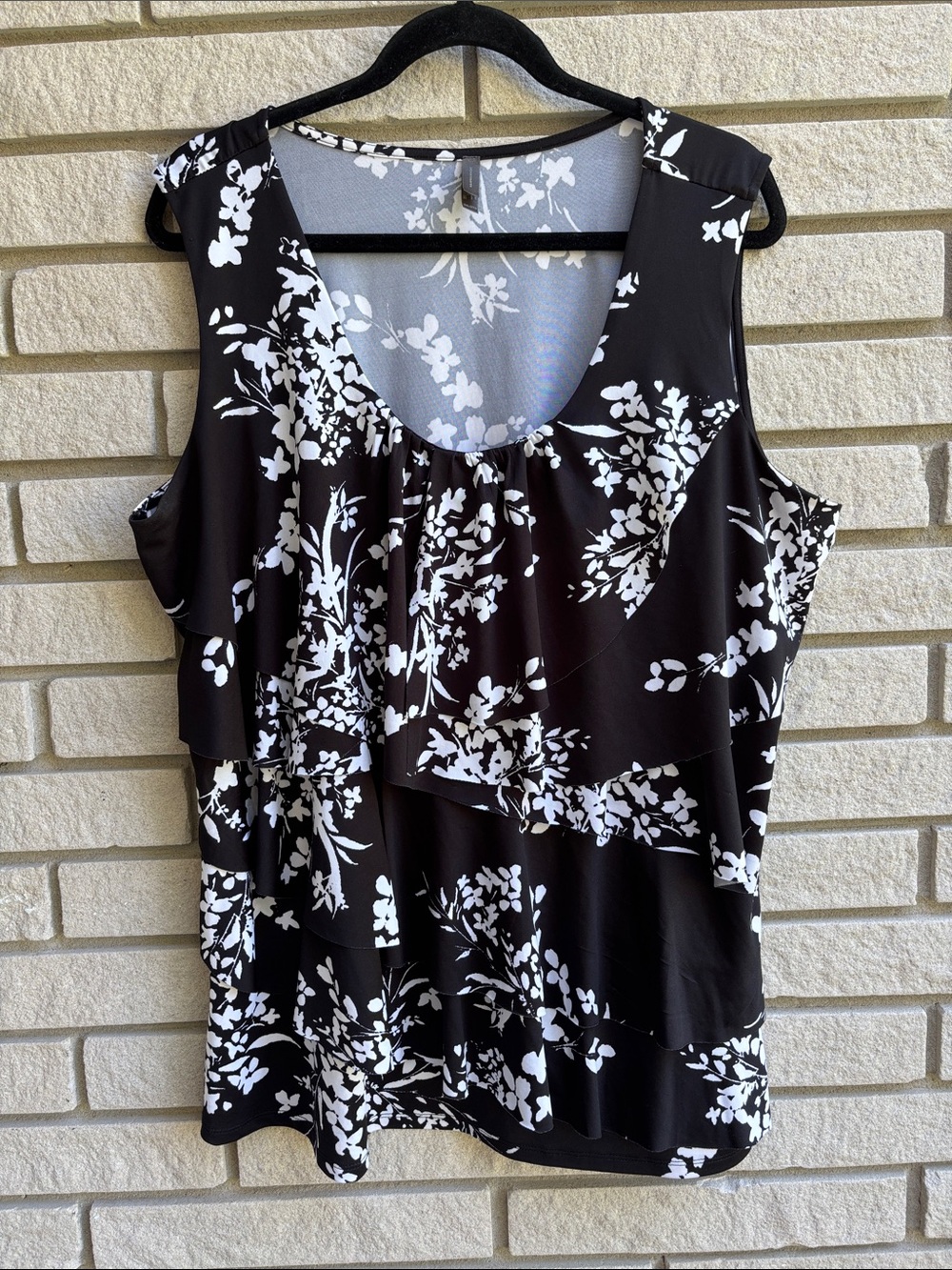 Denver Hayes Black and White Floral Ruffle Sleeveless Top 2X